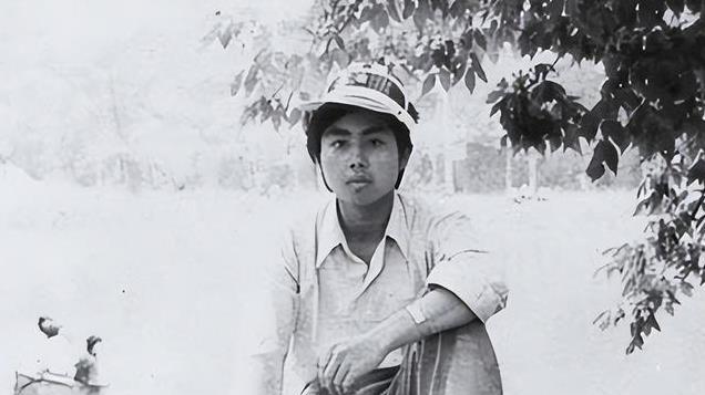 15岁上北大25岁自杀，他留下一首诗火了数十年，如今人人都会背