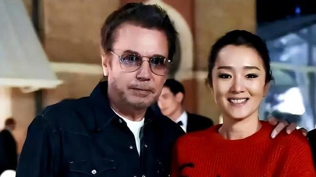 巩俐气场如此强大，为何会甘愿嫁给70岁法国老头，做第四任太太？