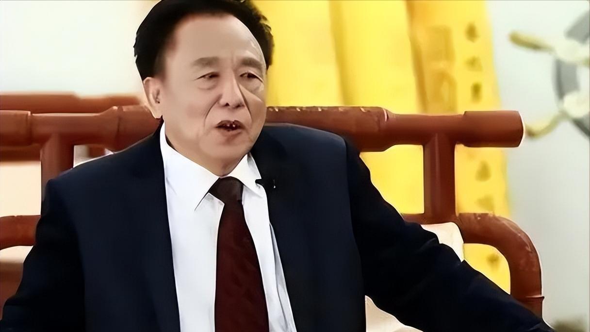 75岁包养10位情妇，生下11个私生子，每天晚上睡觉还翻牌子