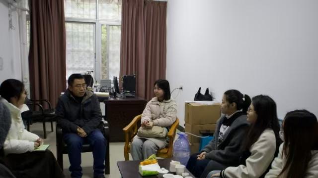 对话名师悟教改，青年担当促发展