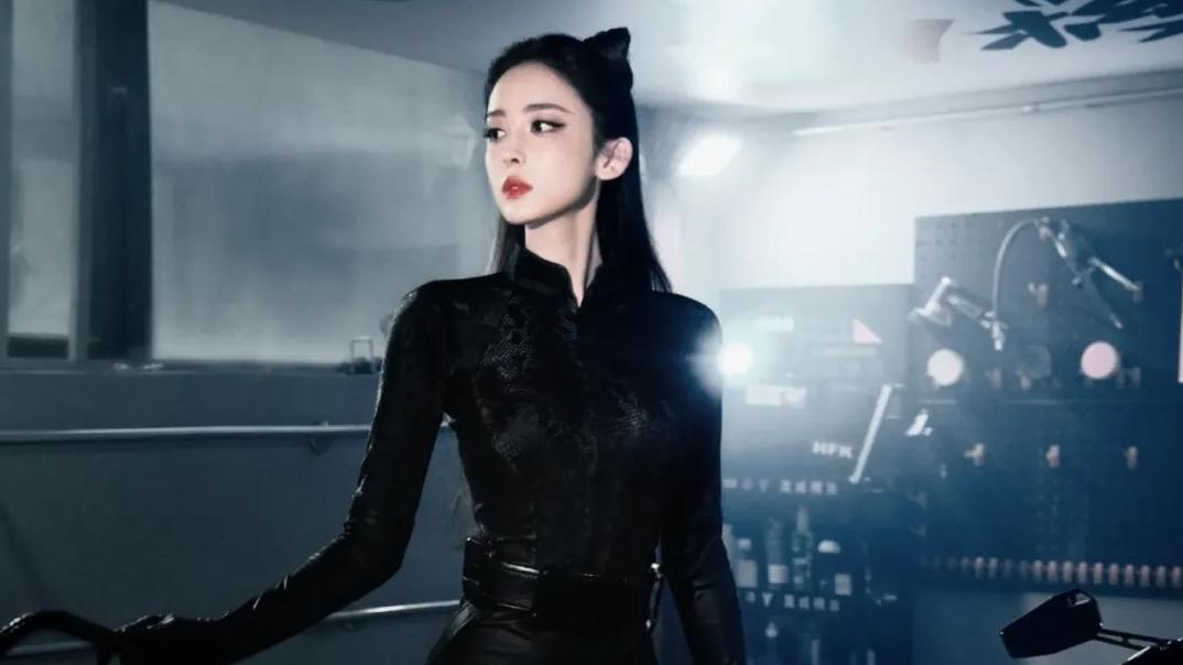 起猛了！娜扎跟杨迪贴身热舞曝光，网友大呼：这都要亲上了！