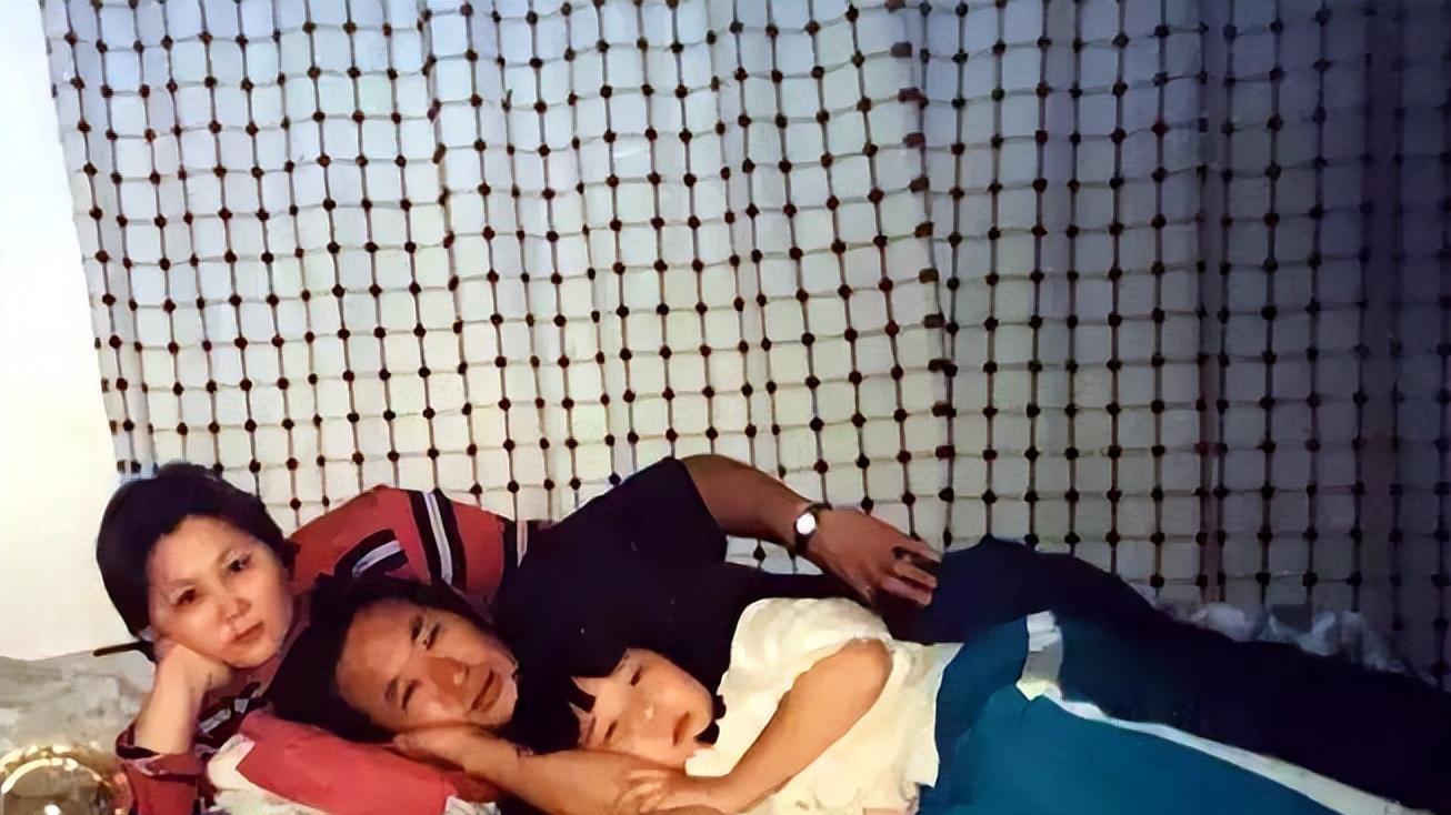 《吉祥三宝》17年：女儿已经嫁人，母亲守着草原流泪，父亲在天堂