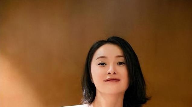 52岁的吴越不结婚，吴越妈妈的一句话，让人心服口服