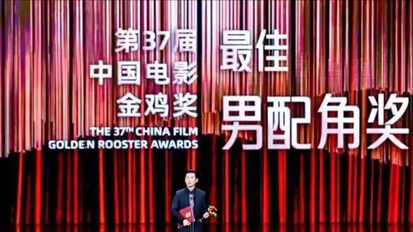 内娱最大的笑话，一个连“金鸡奖”都没拿过的演员，归来竟是评委