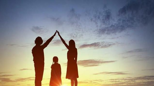 因阻止丈夫给女主播刷礼物 ，32周的孕妇被丈夫踢得肚皮青紫