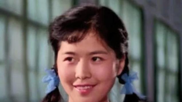 田歌：与尤小刚离婚27年，和妹妹田岷约定不婚不育，相伴母亲到老