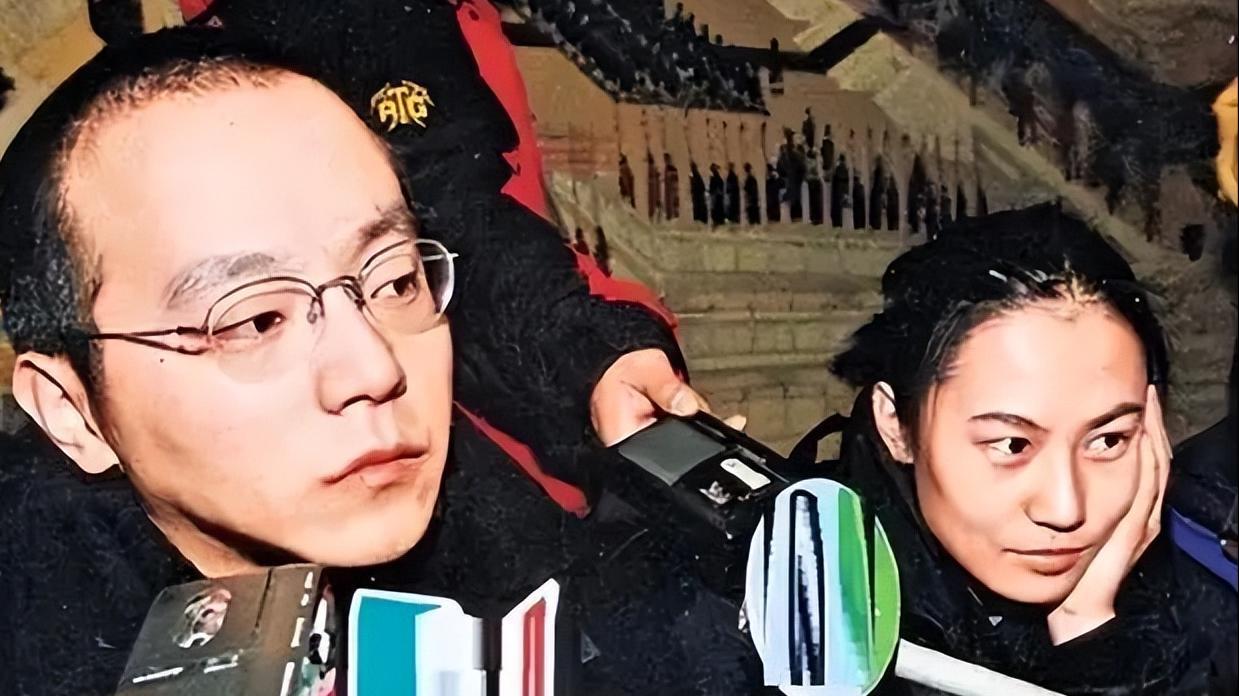 窦靖童：我妈钱多到用不完，但是穷苦潦倒的爸爸，却成了我如今的心病