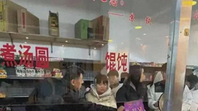 一碗泡面不值十块钱吗？三块五泡面，是拉低了整个行业的“价值”