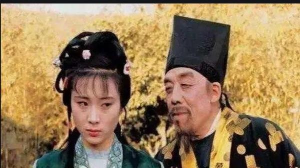 当好女孩遇到职场性骚扰，《红楼梦》中的鸳鸯给出教科书式示范