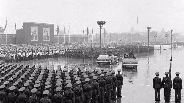 1961年，刘源送给毛主席一幅画，毛主席打趣：你这个名字不好