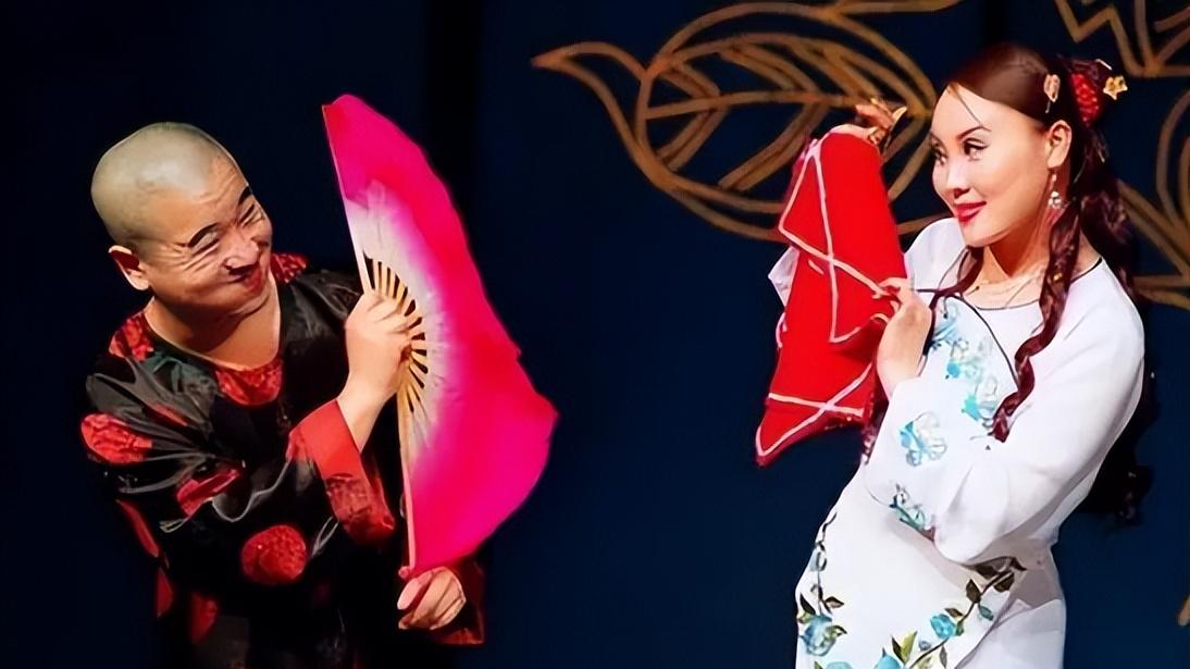 与前妻相伴7年离婚，再婚娶了李琳为妻，王小利如今终于苦尽甘来