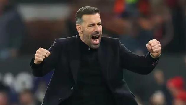 3-1，范尼首秀开门红，斩落“铁锤帮”，替滕哈赫报“一箭之仇”