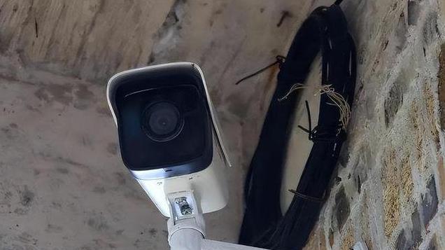 河北“女懒虫”吴桂英，15岁因哥哥两巴掌瘫20年，如今怎么样了