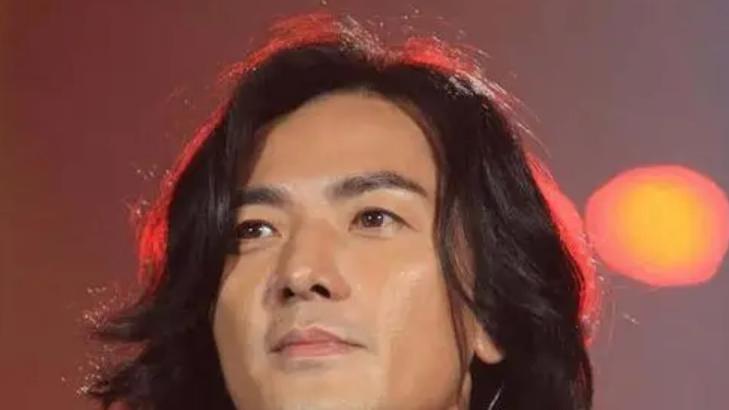郑伊健回应丁克传闻，以世界之乱为由，道出不生孩子的心声