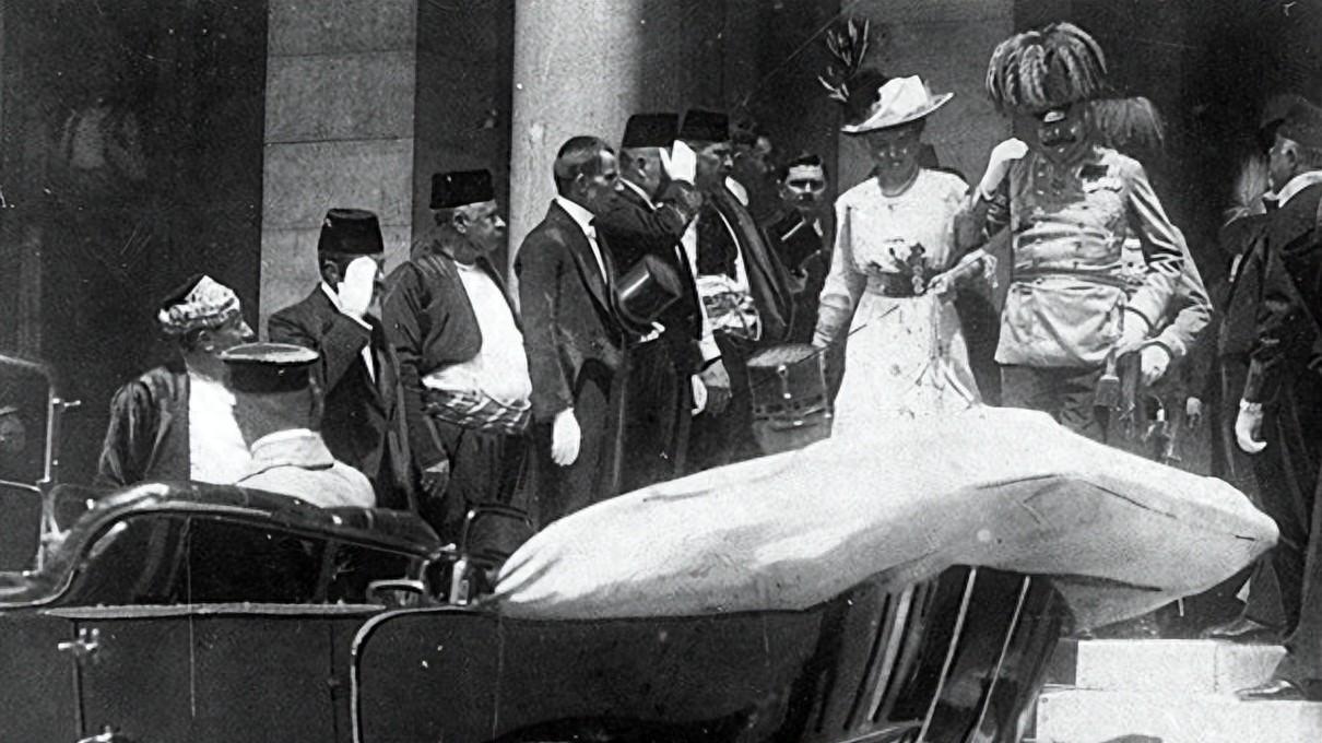 奥匈帝国王储被刺杀，儿子却不能继承皇位：只因他母亲血统太卑贱