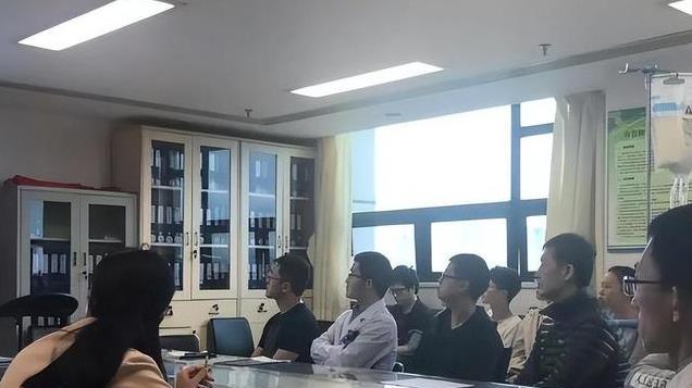 49岁肿瘤专家王磊：患癌一年后病逝，临终前的反思，引以为戒