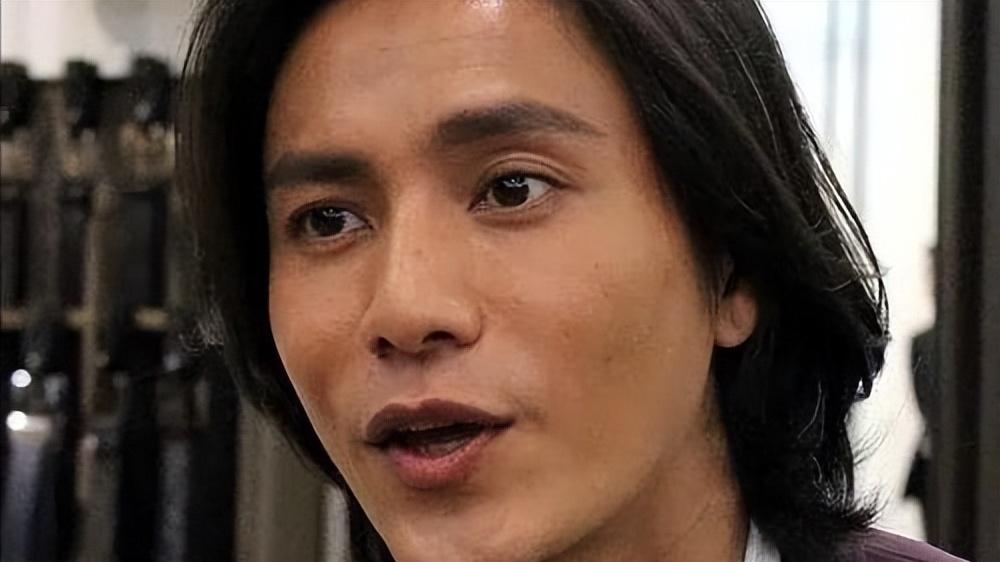 陈坤的儿子已成年，容貌逐渐开始显现基因，像谁可以猜出吗？