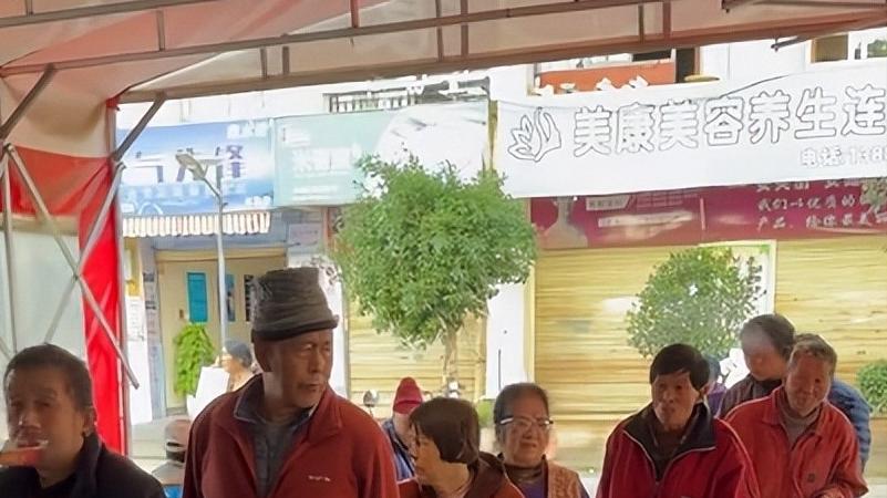 昆明食堂连续亏本13年，一顿饭只要3块，只为让空巢老人吃口热饭