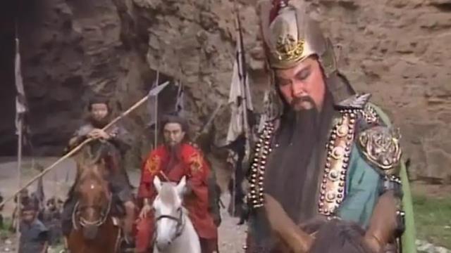 故事：自从扮演《三国》关羽，他身上就出现各种怪事科学无法解释