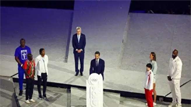 孙颖莎：从孤独到辉煌，亚洲体坛的励志女神