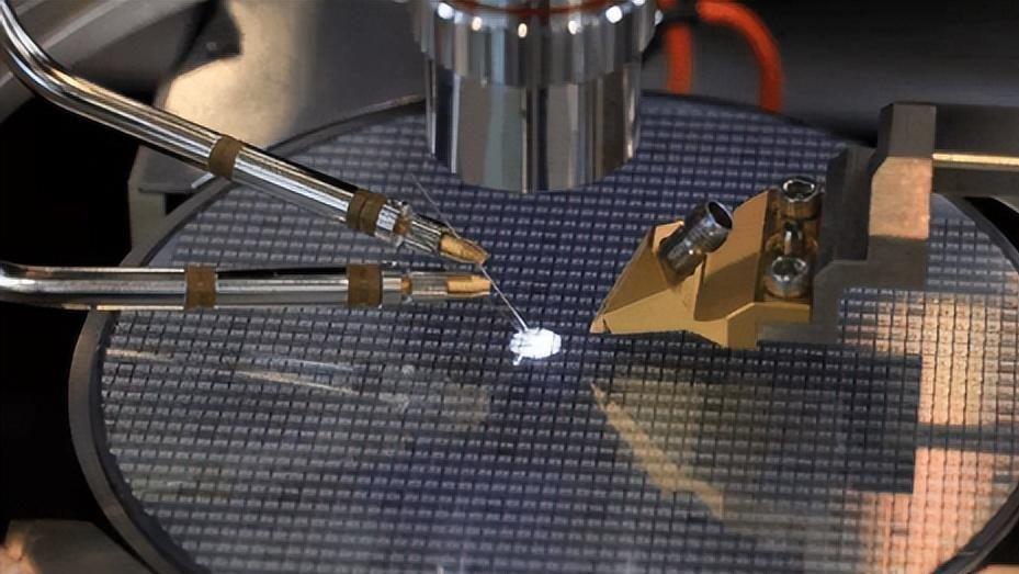 欧盟禁令变废纸，苹果再次采用Lightning接口，库克手段狡猾！