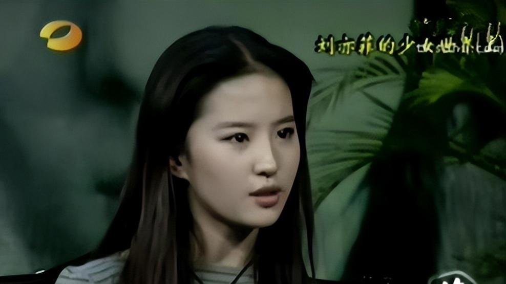 曝刘亦菲曾被同学暴揍、被群演偷偷揩油，朱一龙粉丝幸灾乐祸
