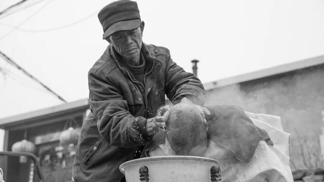 剃头5元！十几年未涨价，顾客喊话：涨涨吧，这才是双向奔赴