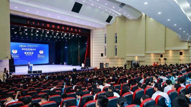 田玉龙：航天的未来在青少年，推动空间科技、空间教育创新合作