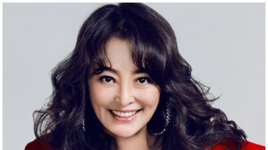 放话不嫁中国男人的李勤勤，如今吃馒头青菜的生活，是她想要的吗