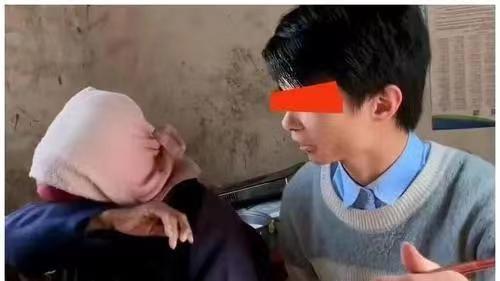 不到万不得已，为啥不要去指责老年人？