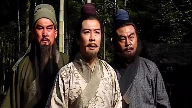 刘备失误放走一谋士，被曹操三代重用，后代竟成为了新中国元帅