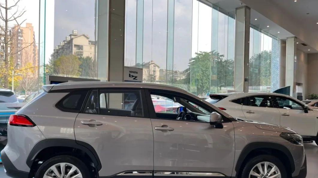 丰田放大招！7万就能买混动SUV？省油耐用还降价