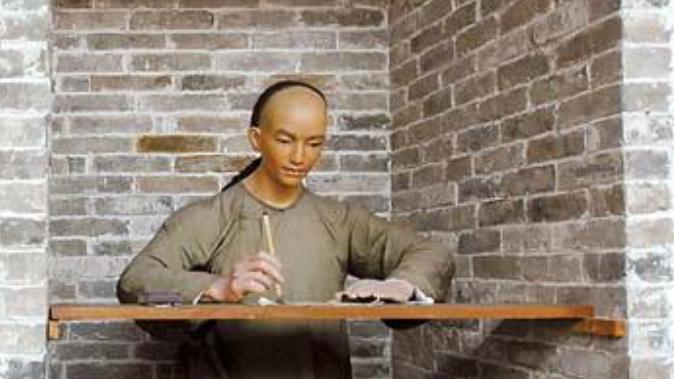 “穷秀才”真的很穷吗？政府给了很多福利，为啥他们还喊穷？