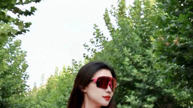 越来越多年轻人喜欢骑行