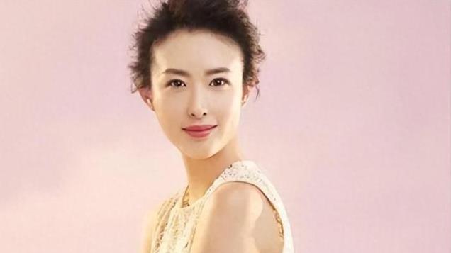 第一车模翟凌：被男友杨迪报复丑闻全网皆知，婚后生子幸福美满