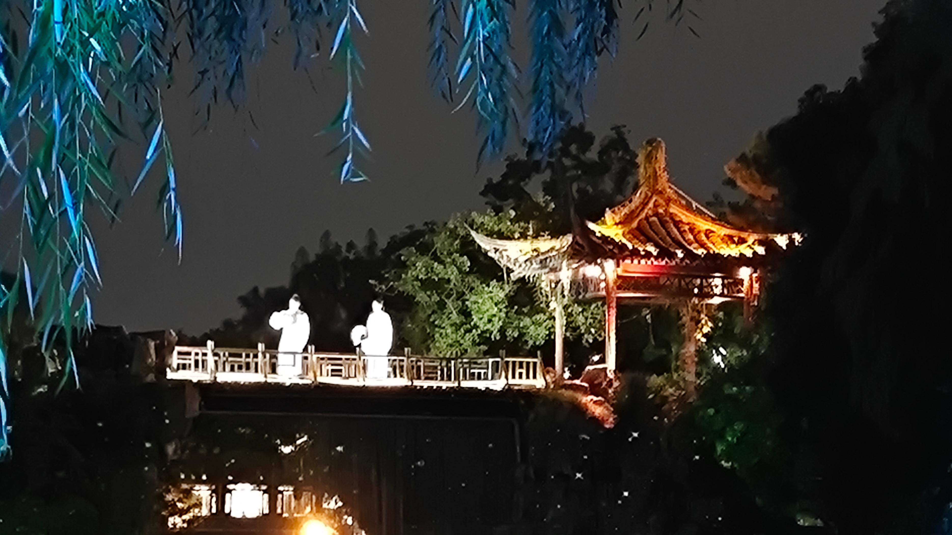 八月十六晚，去五亭桥寻找十六个传说中的月亮