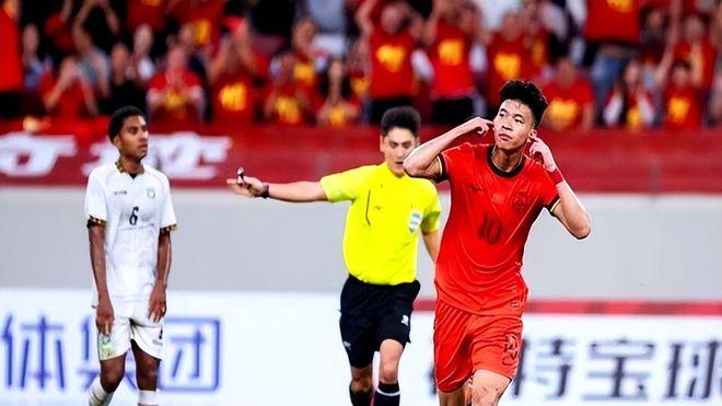 明年参加亚冠的球队是上海上港，北京国安，你对他们有什么期待