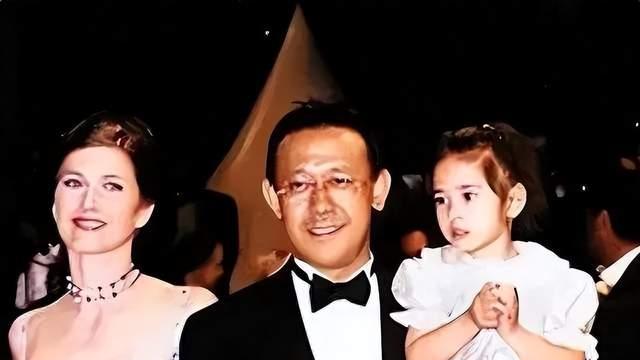 姜文大儿子现身成都，气质硬朗，长相神态似爸爸，名字首次曝光