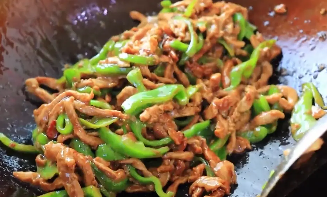 炒肉丝，记住不要直接下锅，多做3个步骤，肉丝香软不柴，特下饭