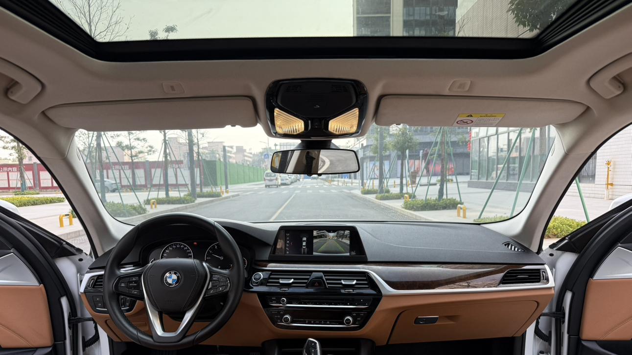 18款宝马528Li，15万体验蓝天白云，行政级座驾也能轻松拥有！