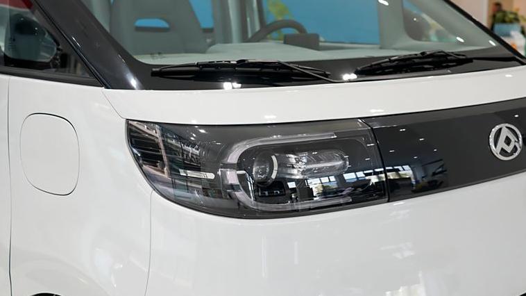 多拉快跑的赚钱利器，续航里程405公里，又一新能源黑马车型登场