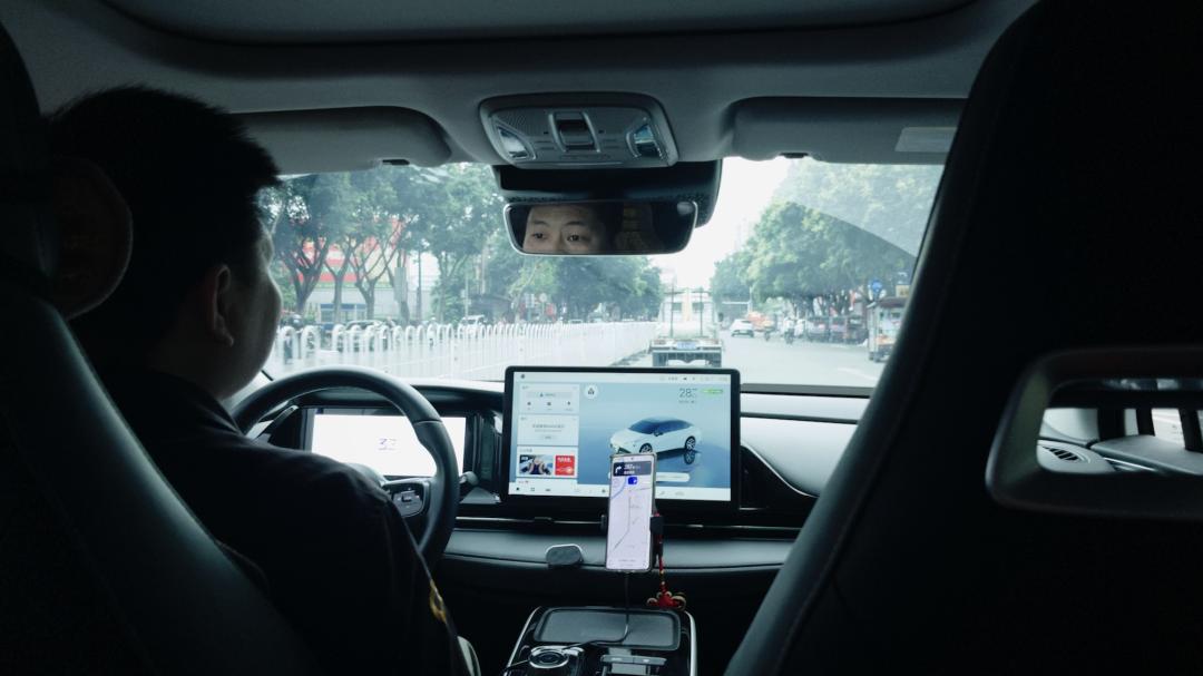 一口价乘客被骂上新闻，网约车司机接一单亏一单，谁把他们逼成了 “暴躁司机”？