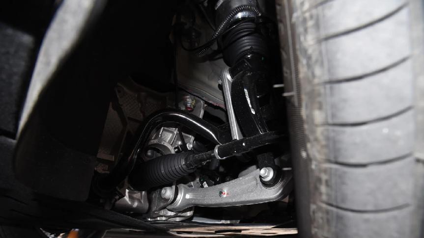 可油可电长续航，论雪地驾车什么车很稳？这款五座SUV值得一看