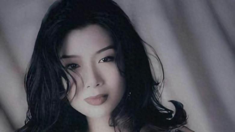 爱恨情仇，影后人生：吴家丽，62岁，200斤的美丽与坚韧