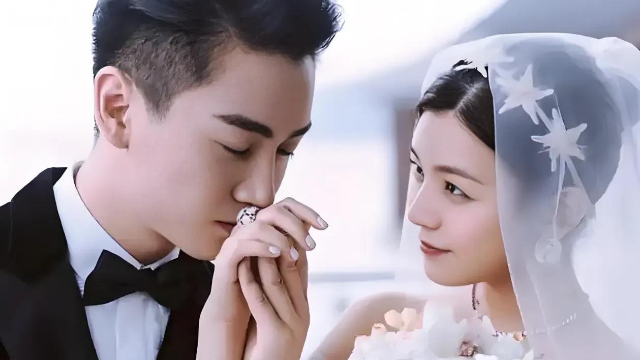 陈妍希离婚后跟何炅合影十分开心，陈晓离婚后状态曝光！