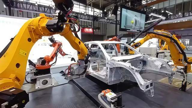 为了降低造车成本，车企都有什么小花招？车主还以为只会偷工减料