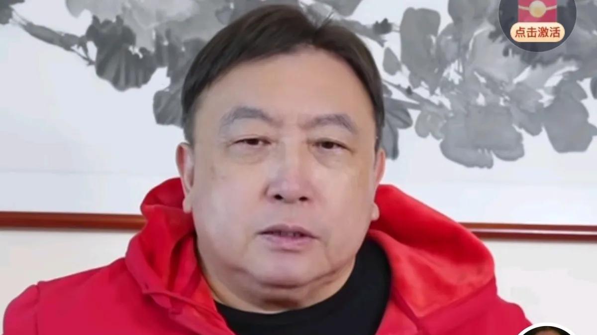 王晶分享北京豪宅内景，与云千千共同现身小区会所，遭其调侃身材