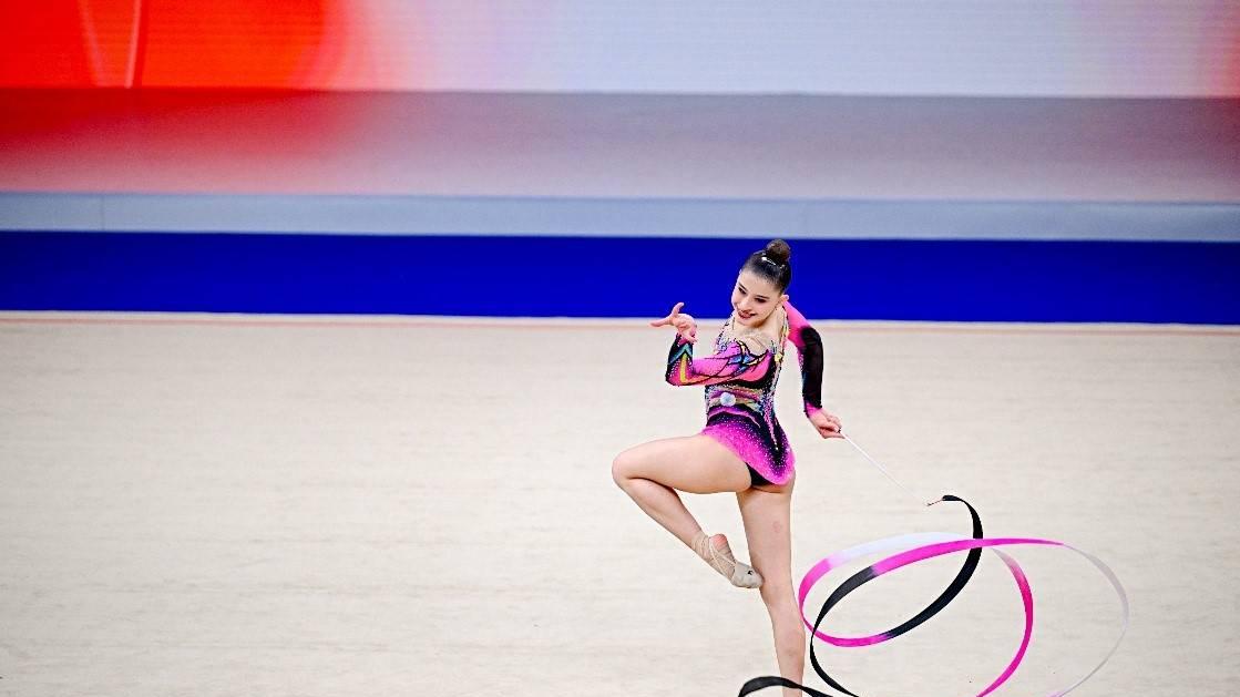 “优雅天使”绽放北京赛场 中国小花勇夺少年组绳操季军