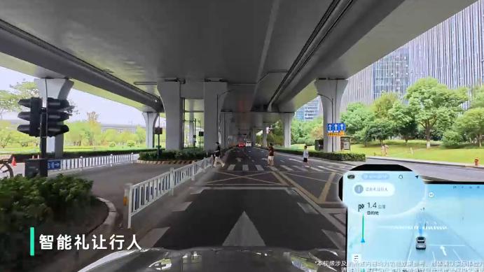 杭州老城“大考”：全新领克08 EM-P零接管通过安全辅助驾驶检验
