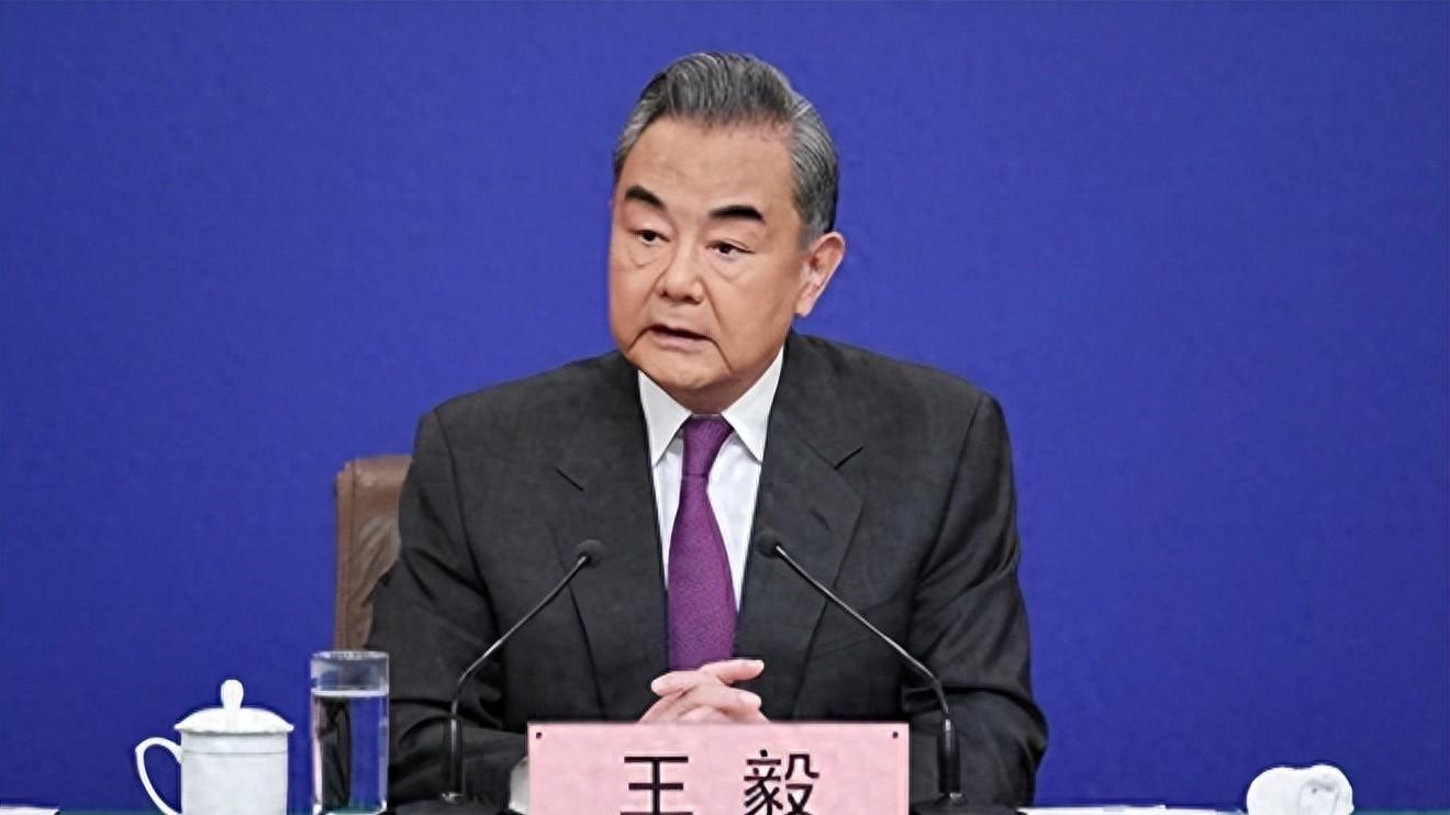中国定调后，台湾暗示：美国超视距导弹已就位！大陆战机无惧抵近